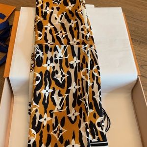 Louis Vuitton Accessories - Louis Vuitton bandeau Louis Vuitton Accessories - Louis Vuitton bandeau